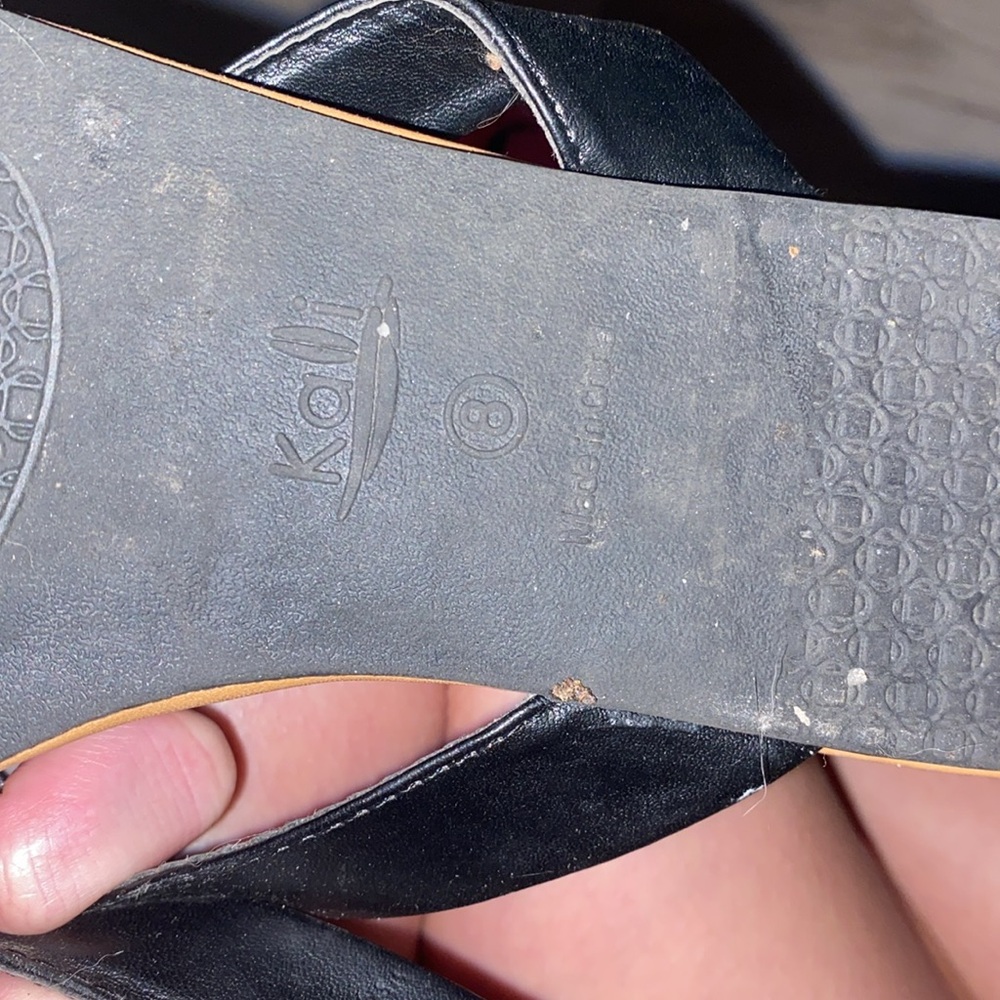 Women’s Kalli flip flops size 8 - Picture 3 of 3